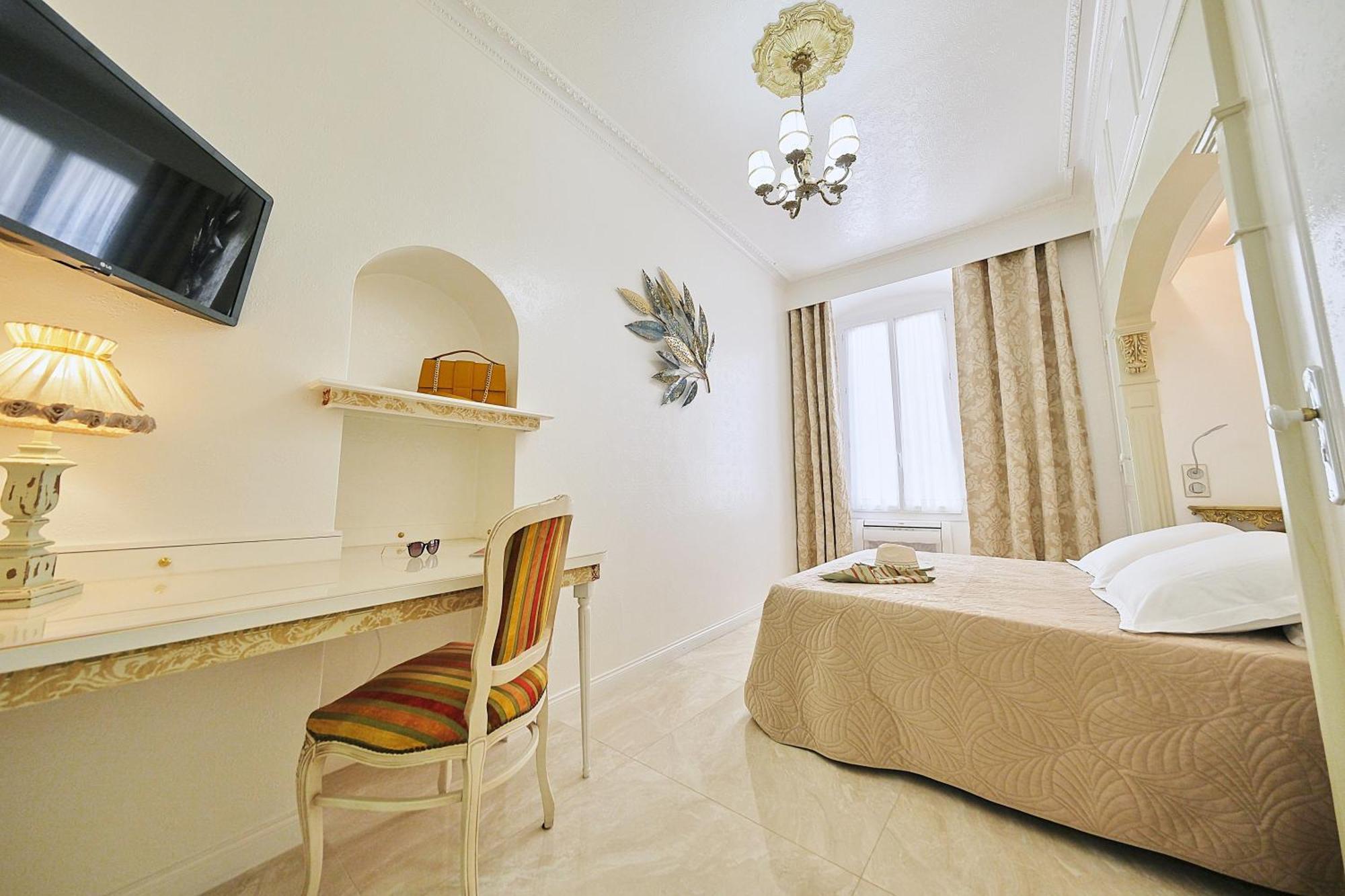 Le Magnolia Hotel Calvi  Exterior photo