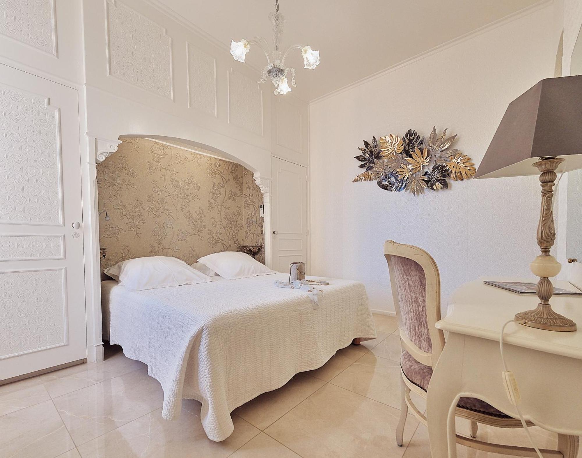 Le Magnolia Hotel Calvi  Exterior photo